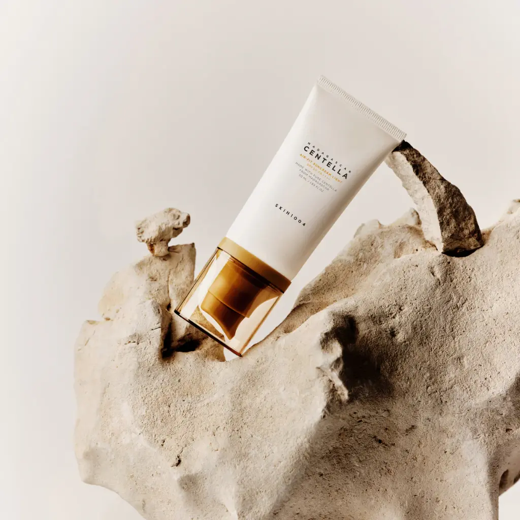 6-skin1004-madagascar-centella-air-fit-suncream-light-purish.webp